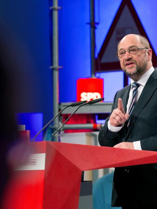 Der SPD-Kanzlerkandidat Martin Schulz spricht bei der Arbeitnehmerkonferenz der SPD in Bielefeld.