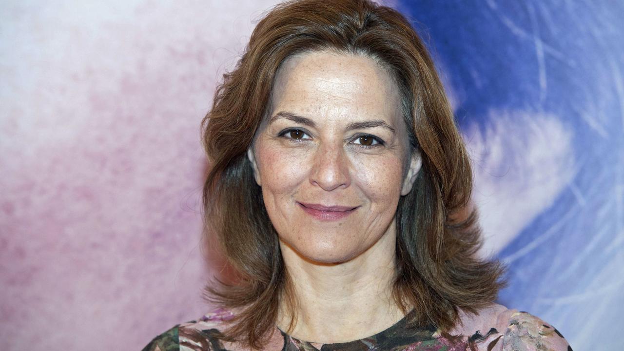 Die Schauspielerin Martina Gedeck posiert am 10.10.2016 in der Lichtburg in Essen für die Fotografen. Die Schauspielerin Martina Gedeck posiert am 10.10.2016 in der Lichtburg in Essen für die Fotografen.