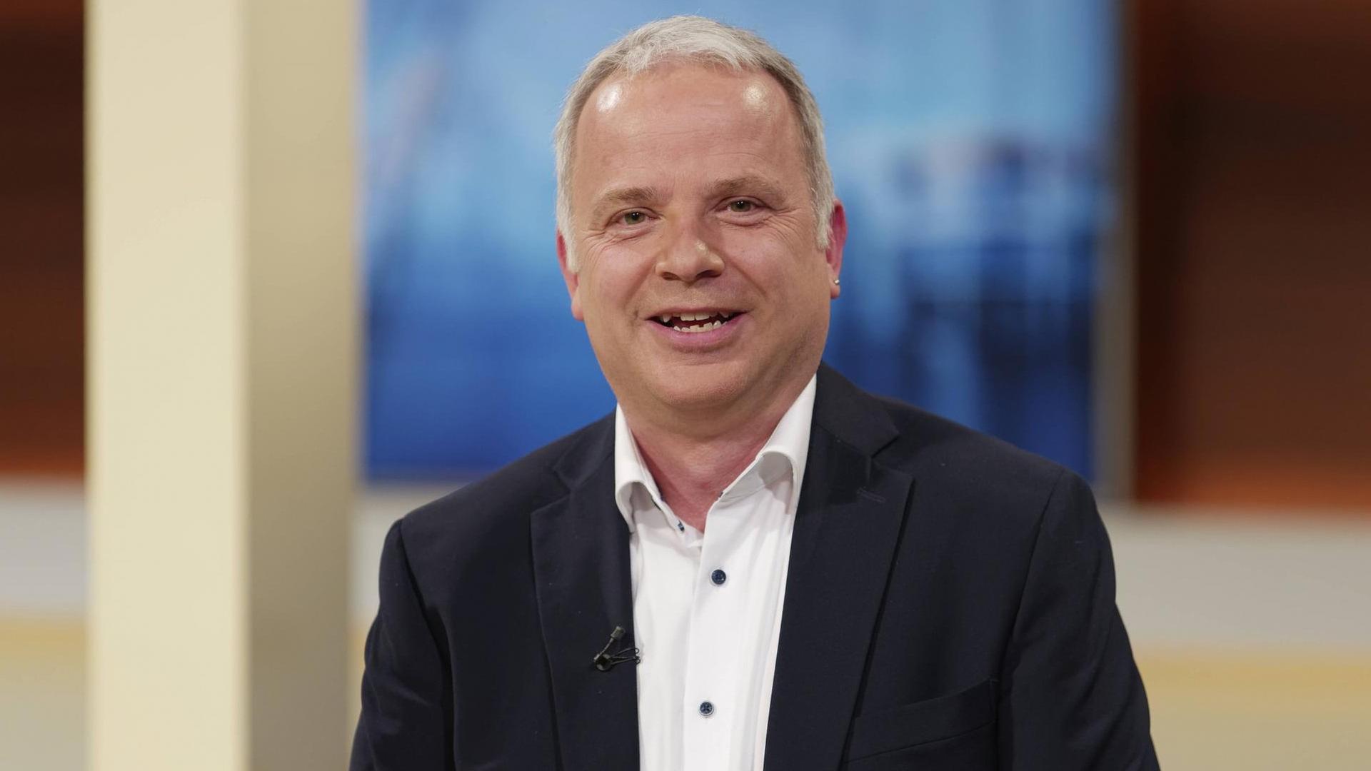 Der Frankfurter Virologe Martin Stürmer in der Talkshow "Anne Will" Der Frankfurter Virologe Martin Stürmer in der Talkshow "Anne Will"