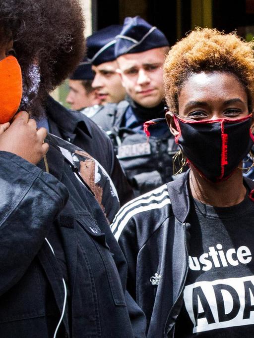 Rokhaya Diallo bei einer Demonstration gegen Rassismus und Polizeigewalt in Paris im Juni 2020