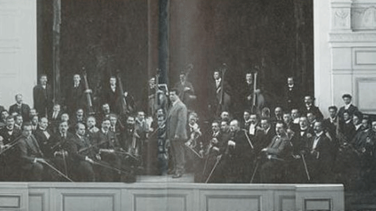 Ignatz Waghalter mit dem Orchester des Deutschen Opernhauses Berlin-Charlottenburg (1912)