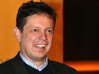 Frank Schirrmacher, Herausgeber der Frankfurter Allgemeinen Zeitung, wurde für seinen Bestseller "Das Methusalem Komplott" mit dem Buchpreis "CORINE 2004" ausgezeichnet. Frank Schirrmacher, Herausgeber der Frankfurter Allgemeinen Zeitung, wurde für seinen Bestseller "Das Methusalem Komplott" mit dem Buchpreis "CORINE 2004" ausgezeichnet.