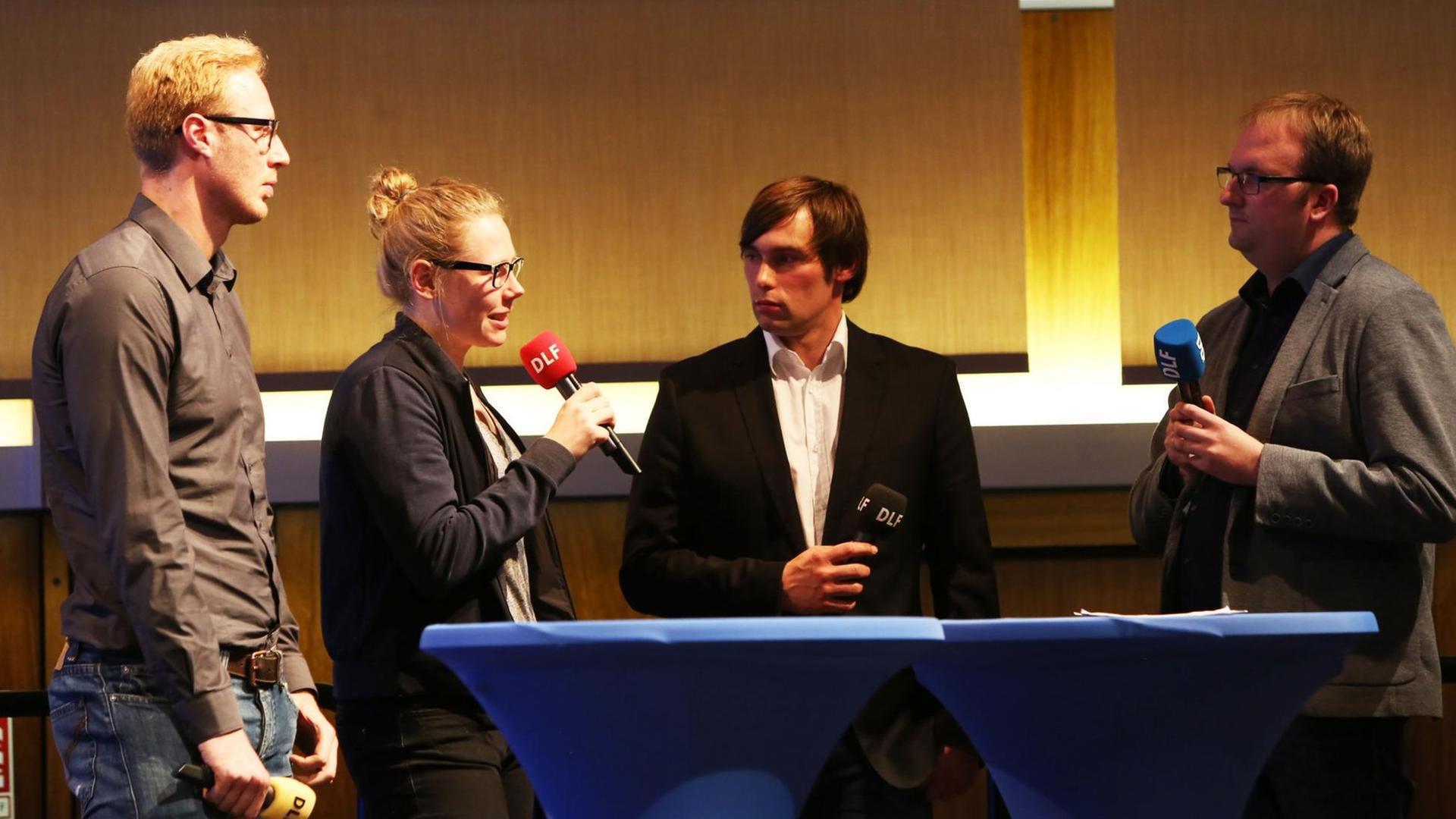 Exkurs: Jaromir Zachrich, Mieke Kröger, Sebastian Dietz mit Moderator Matthias Friebe (von links) Exkurs: Jaromir Zachrich, Mieke Kröger, Sebastian Dietz mit Moderator Matthias Friebe (von links)