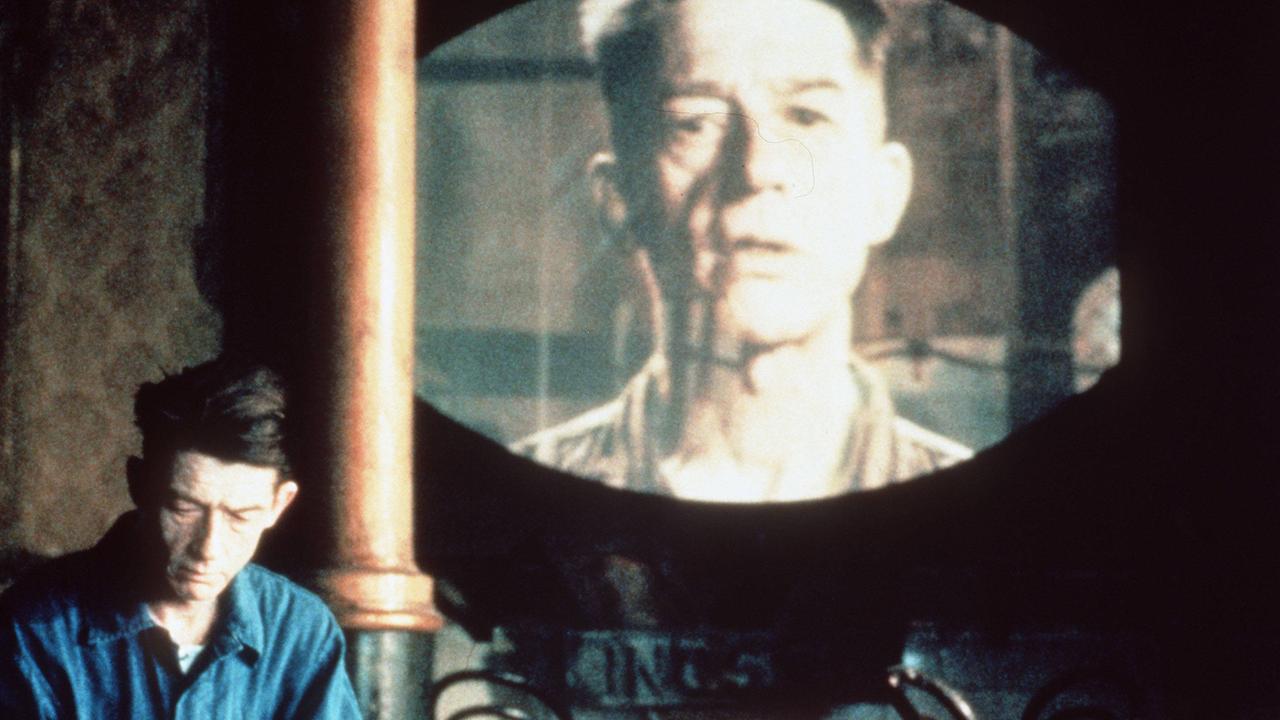 John Hurt in einer Szene des Films "1984" nach George Orwell (Regie: Michael Radford) John Hurt in einer Szene des Films "1984" nach George Orwell (Regie: Michael Radford)