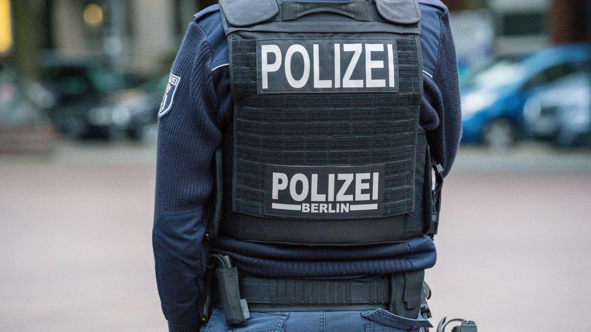Bekämpfung von Kinderpornografie - Polizei-Gewerkschaft kritisiert unterschiedliche Bezahlung von Beamten und Angestellten in Berlin