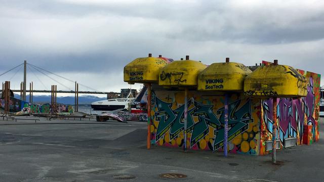 Norwegens Erdöl-Hauptstadt Stavanger: Streetart vor dem Erdölmuseum