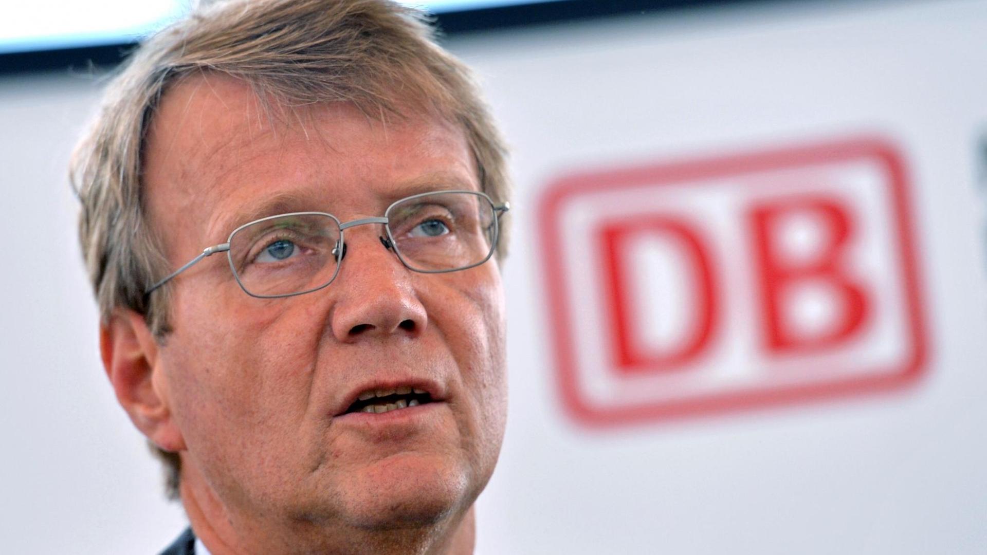 Der Generalbevollmächtigte der Deutschen Bahn, Ronald Pofalla, spricht am 06.07.2015 bei der Grundsteinlegung für den sogenannten "Grünen Bahnhof" in Wittenberg (Sachsen-Anhalt).