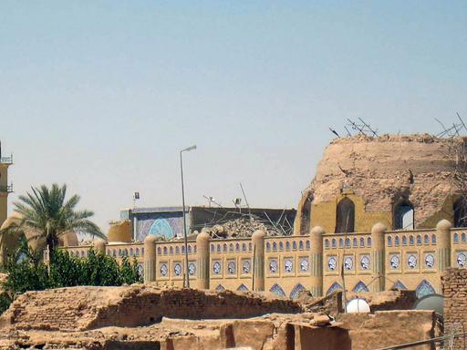Der als "Goldene Moschee" bekannte Askari-Schrein in der nordirakischen Stadt Samarra, die bei Anschlägen schwer beschädigt wurde. Zwischenzeitlich wurde sie wieder aufgebaut.