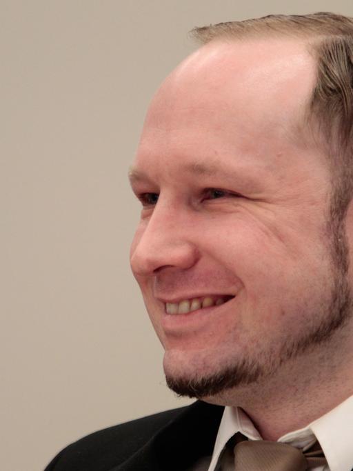 Anders Behring Breivik vor Gericht am 17. April 2012 in Oslo