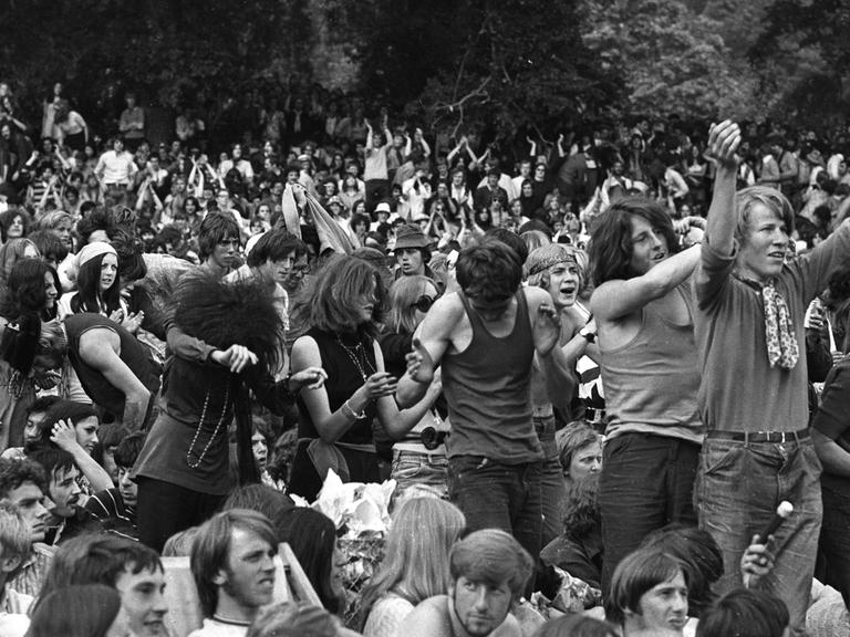Fans beim Konzert der Rolling Stones im Londoner Hyde Park im Juli 1969.