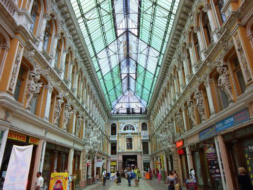 Blick auf die sogennante Passage in Odessa, einer überdachten Einkaufsmeile in der ukrainischen Stadt am Schwarzen Meer, aufgenommen am 03.07.2011.