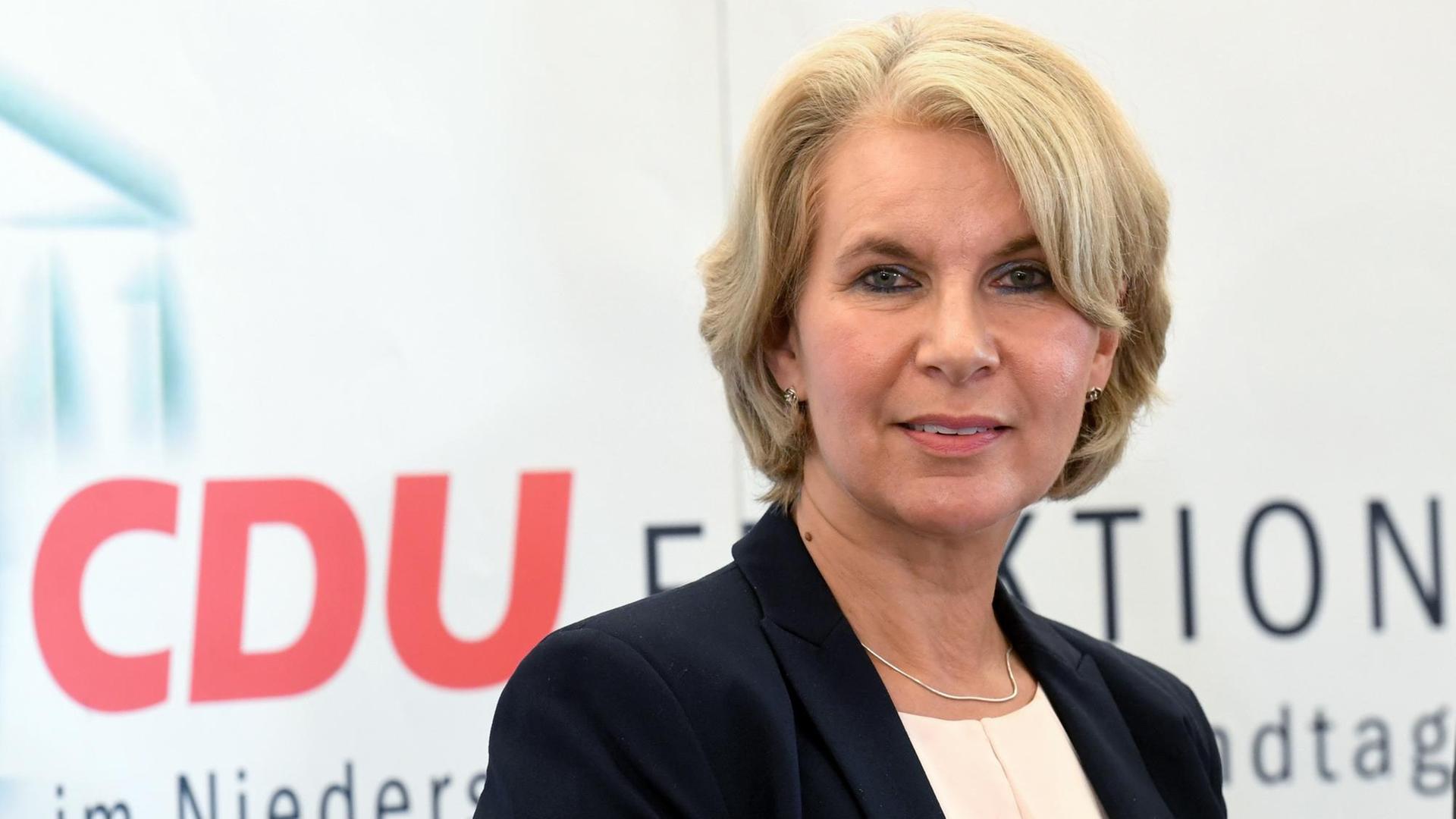Die ehemalige Grünen-Politikerin Elke Twesten im Landtag in Hannover. Die ehemalige Grünen-Politikerin Elke Twesten im Landtag in Hannover.