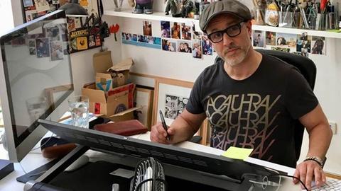 Comic-Zeichner Uli Oesterle in seinem Atelier