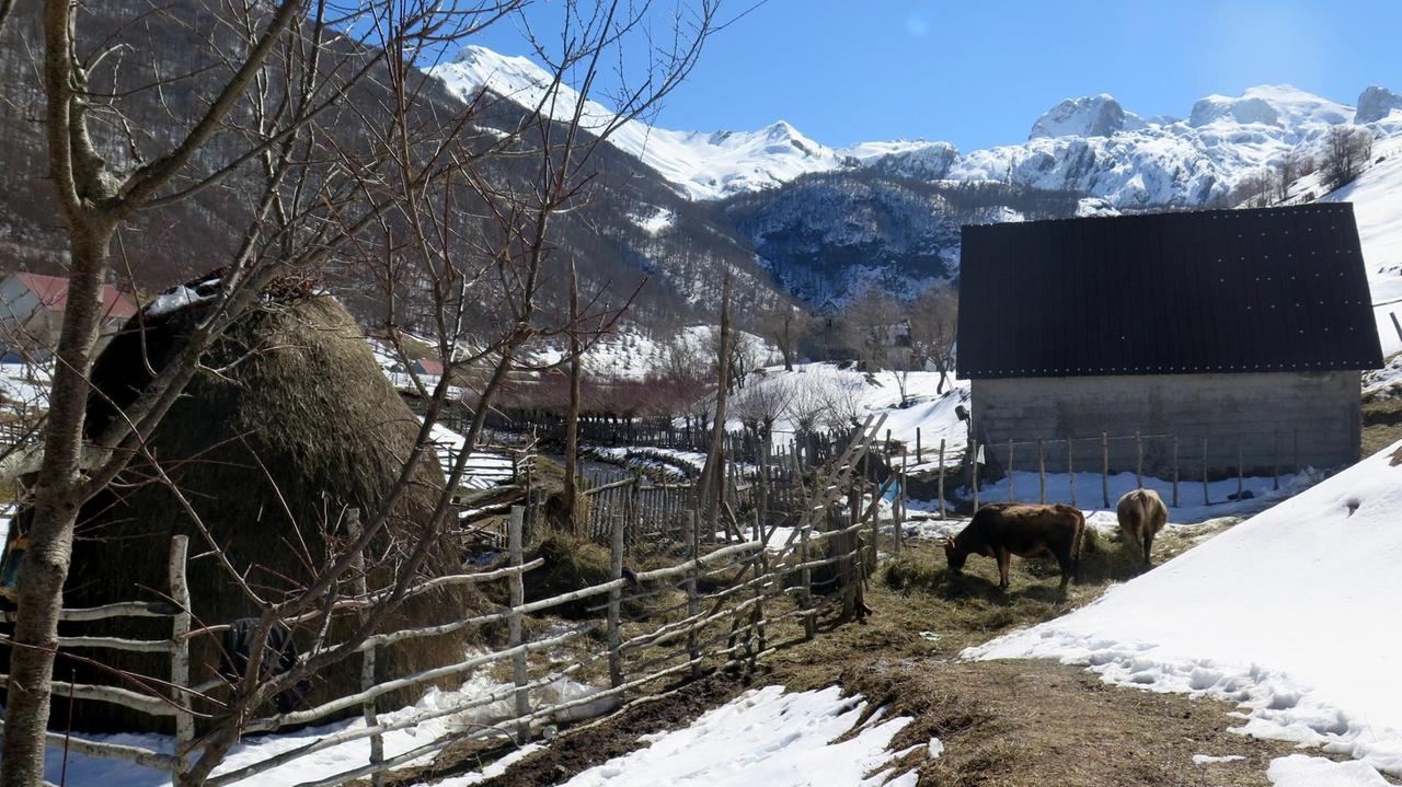 Das nordalbanische Bergdorf Lepush Das nordalbanische Bergdorf Lepush