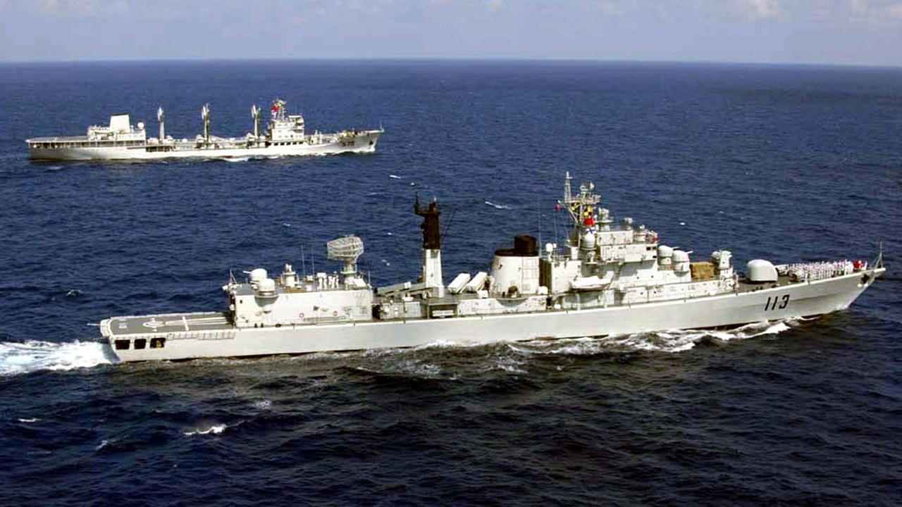 Chinesische Marine-Schiffe im Südchinesischen Meer. Chinesische Marine-Schiffe im Südchinesischen Meer.