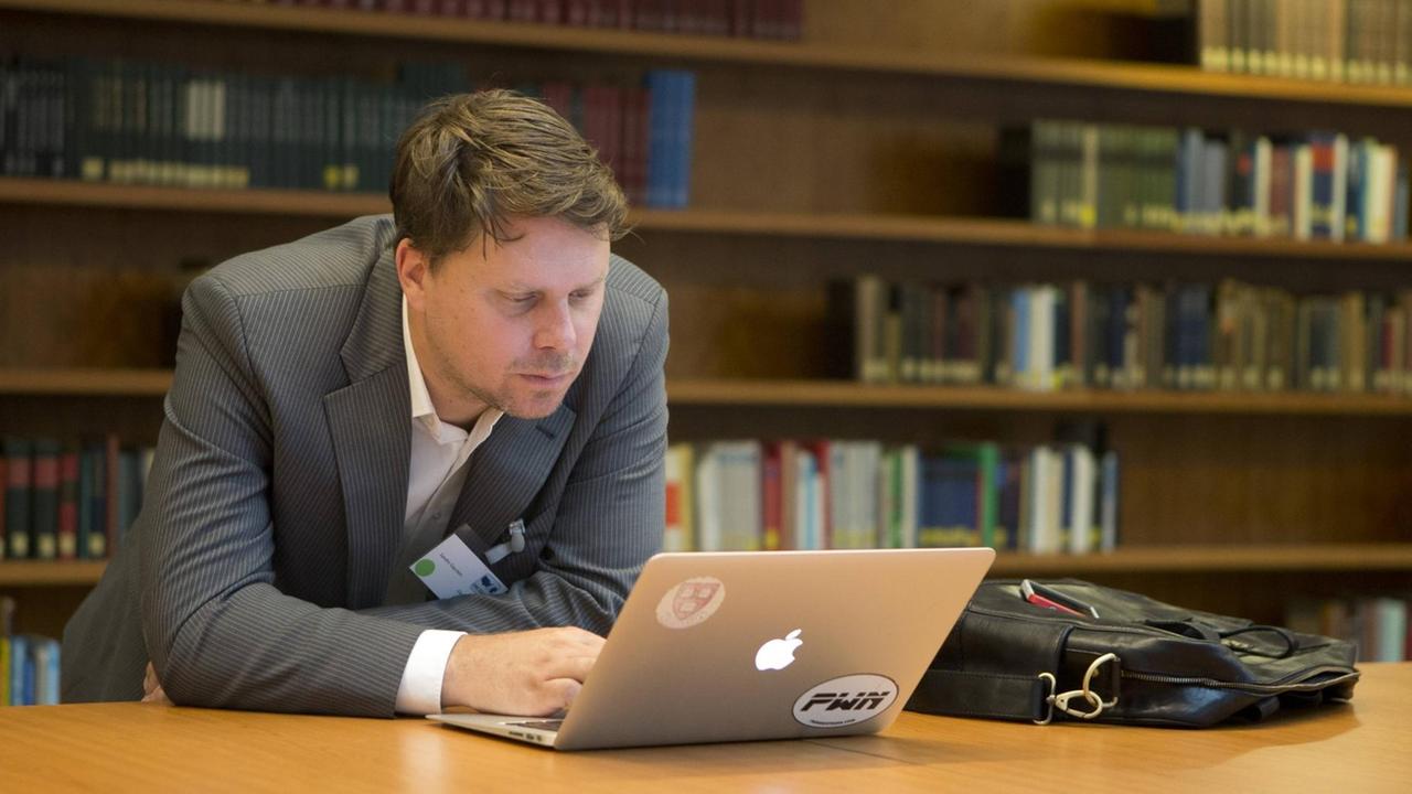 Sandro Gaycken, IT-Experte für Cyber Defence der der European School of Management and Technology in Berlin Sandro Gaycken, IT-Experte für Cyber Defence der der European School of Management and Technology in Berlin