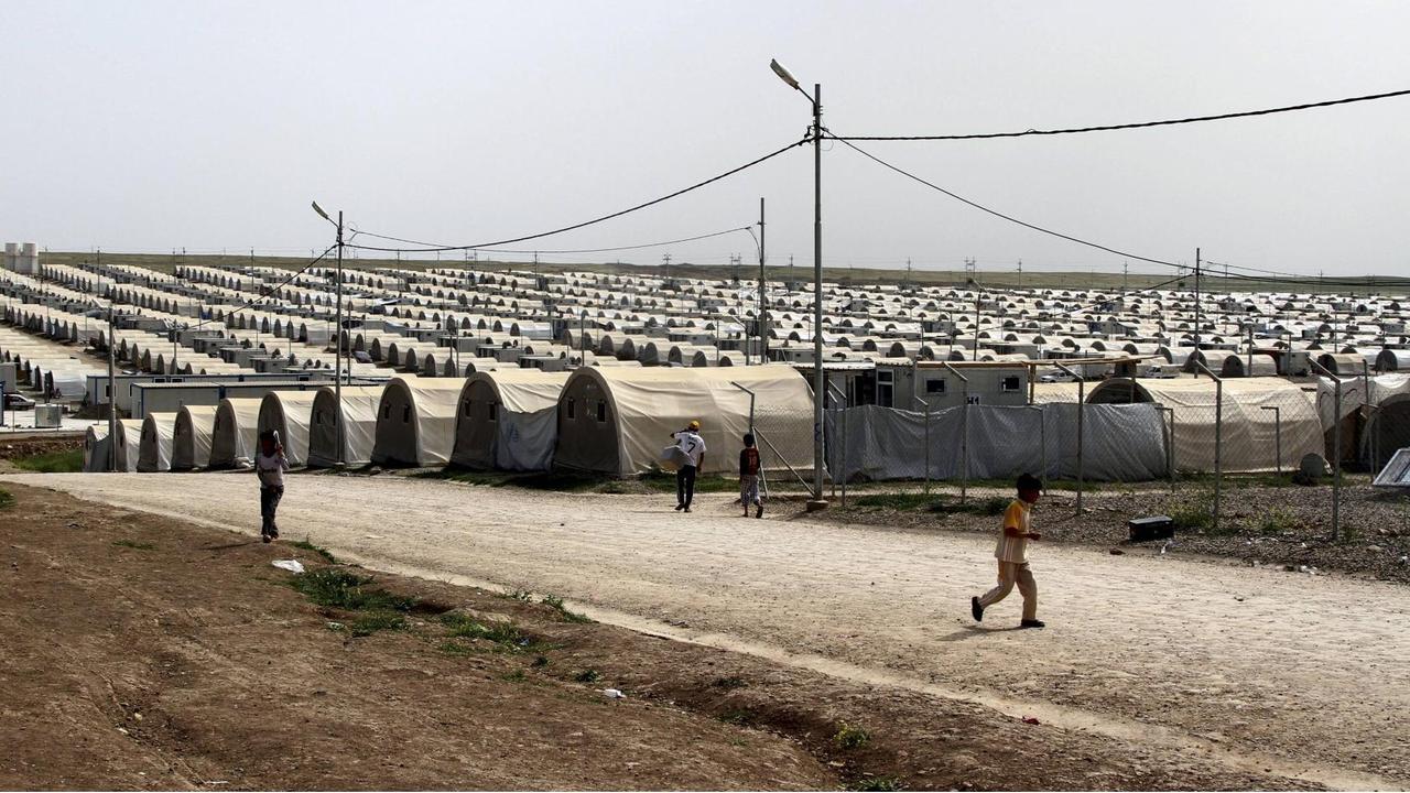 Das Flüchtlingscamp Karbatoo für jesidische Flüchtlinge aus Syrien nahe der Stadt Dohuk im Nordirak Das Flüchtlingscamp Karbatoo für jesidische Flüchtlinge aus Syrien nahe der Stadt Dohuk im Nordirak