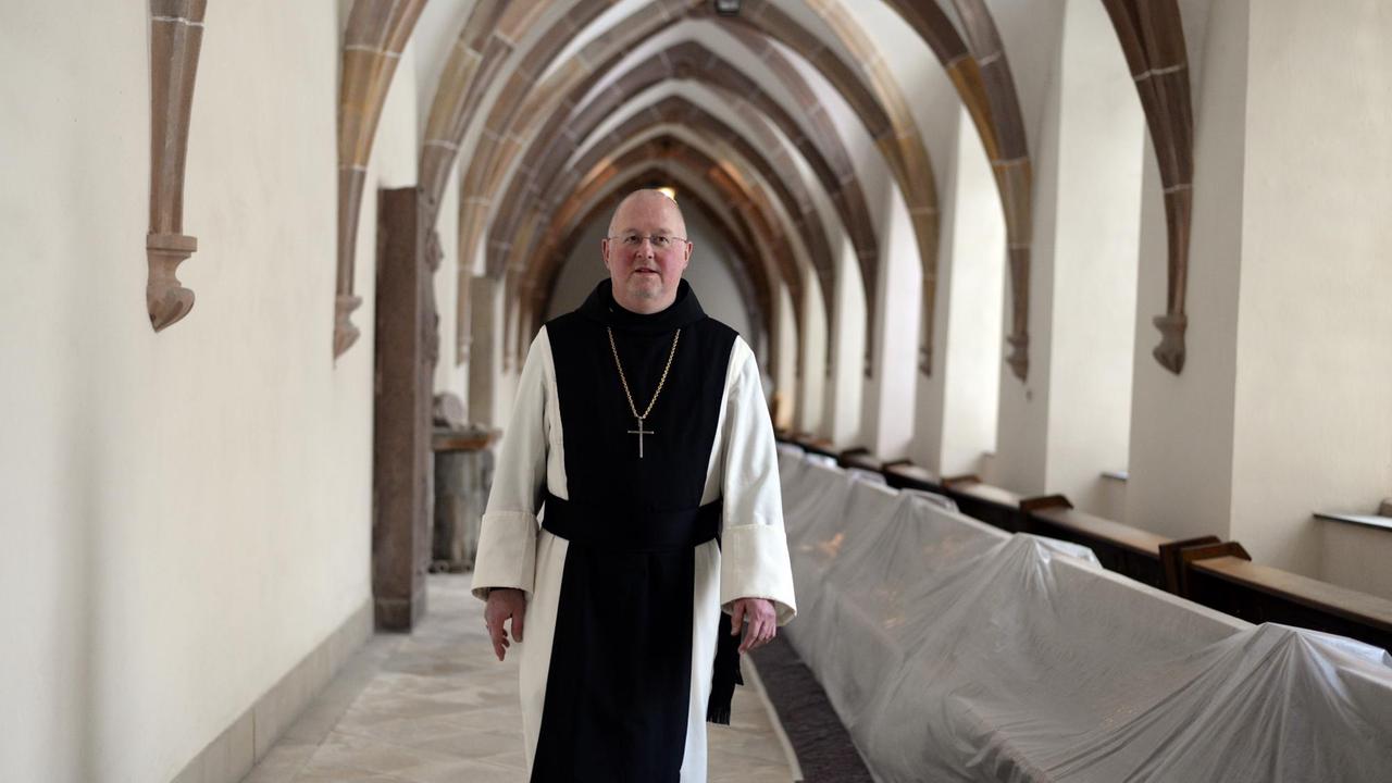 Der bisherige Abt von Himmerod, Pater Johannes Müller. Nach der beschlossenen Auflösung des Mönchskonvents wurde das Kloster an das Bistum Trier übergeben. Der bisherige Abt von Himmerod, Pater Johannes Müller. Nach der beschlossenen Auflösung des Mönchskonvents wurde das Kloster an das Bistum Trier übergeben.