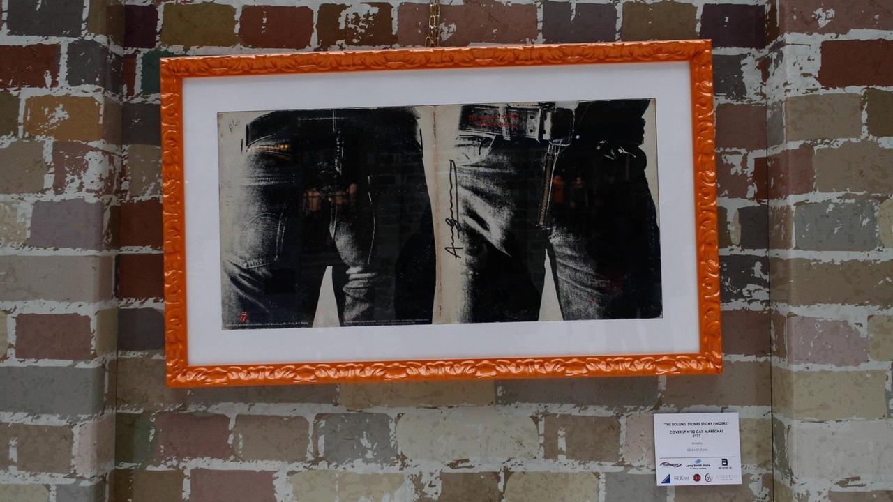 Das Covermotiv von Sticky Fingers bei einer Andy Warhol-Asstellung Das Covermotiv von Sticky Fingers bei einer Andy Warhol-Asstellung