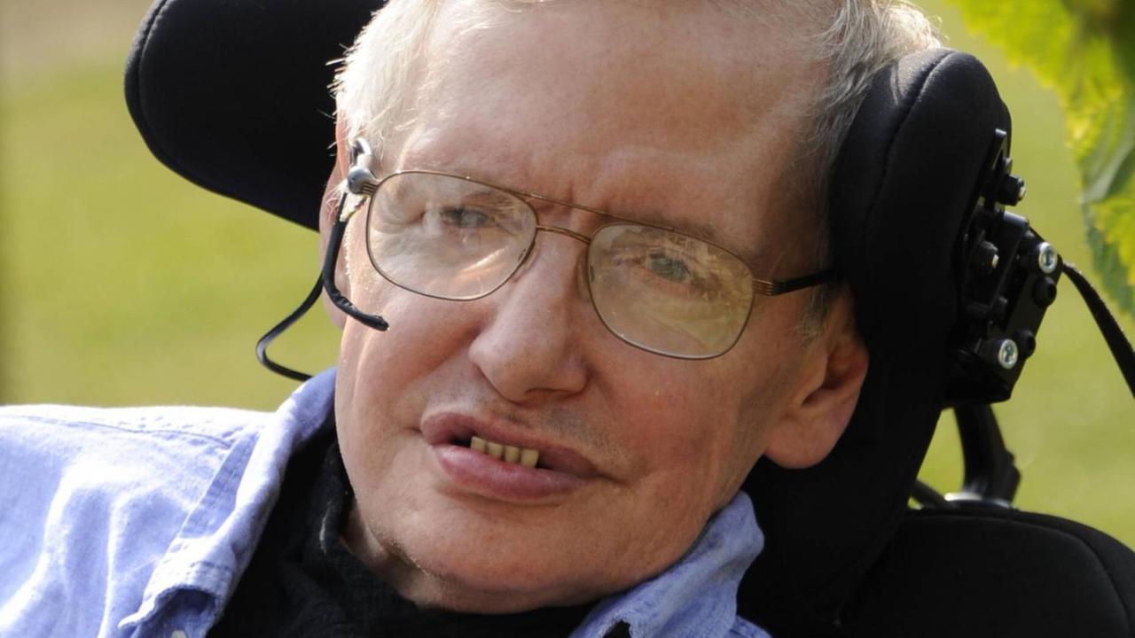 Der Wissenschaftler Stephen Hawking am 17.07.2013 Der Wissenschaftler Stephen Hawking am 17.07.2013