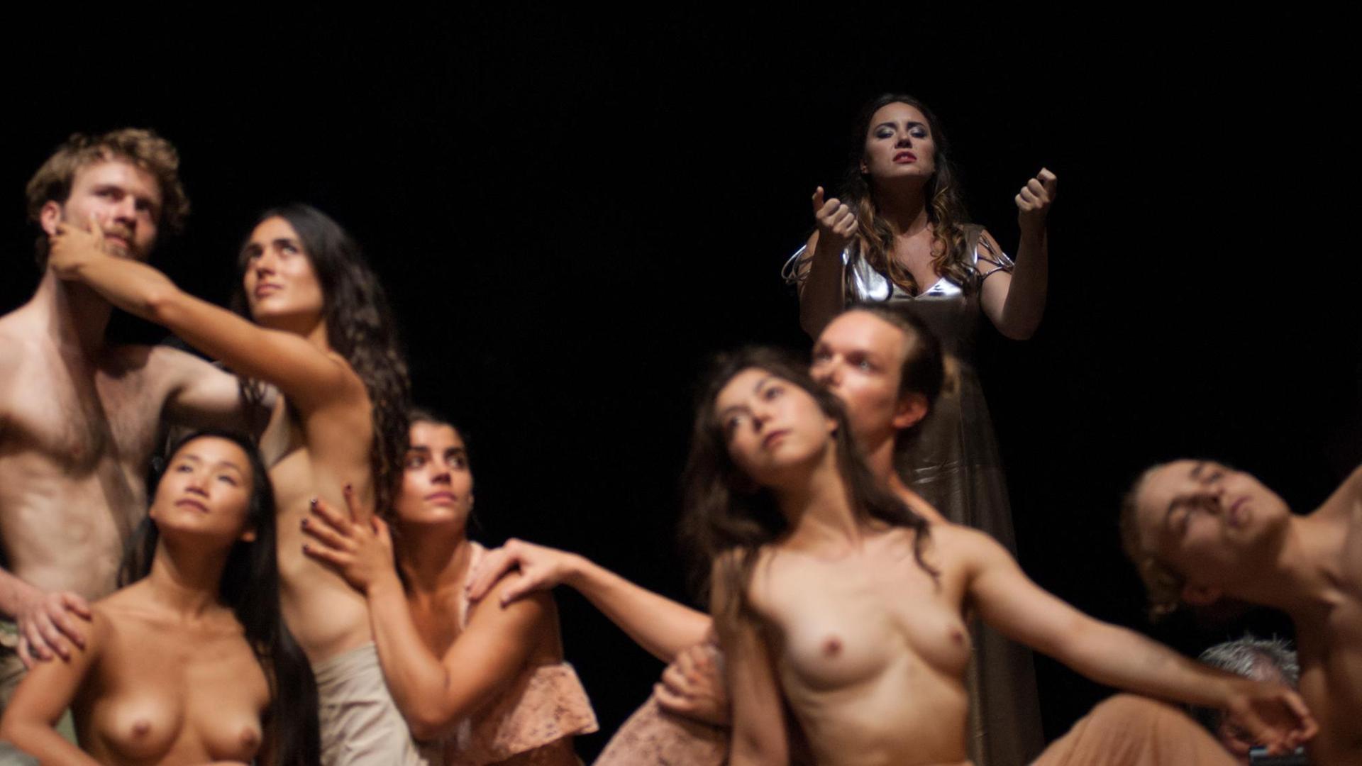 Sonya Yoncheva als Poppea in Jan Lauwers "Krönung der Poppea" bei den Salzburger Festspielen 2018 Sonya Yoncheva als Poppea in Jan Lauwers "Krönung der Poppea" bei den Salzburger Festspielen 2018