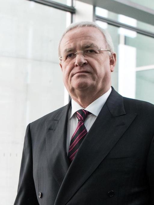 Martin Winterkorn, ehemaliger VW-Vorstandsvorsitzender, verlässt nach seiner Aussage vor dem Abgas-Untersuchungsausschusses den Bundestages in Berlin.