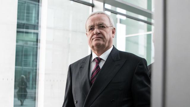 Martin Winterkorn, ehemaliger VW-Vorstandsvorsitzender, verlässt nach seiner Aussage vor dem Abgas-Untersuchungsausschusses den Bundestages in Berlin.