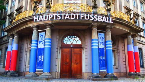 Ausstellung über Hertha BSC in Berlin - viele der Ausstellungsstücke stammen von Fans