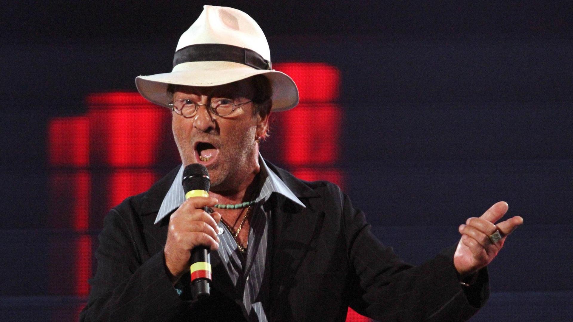 Der italienische Sänger Lucio Dalla im Jahr 2010 Der italienische Sänger Lucio Dalla im Jahr 2010