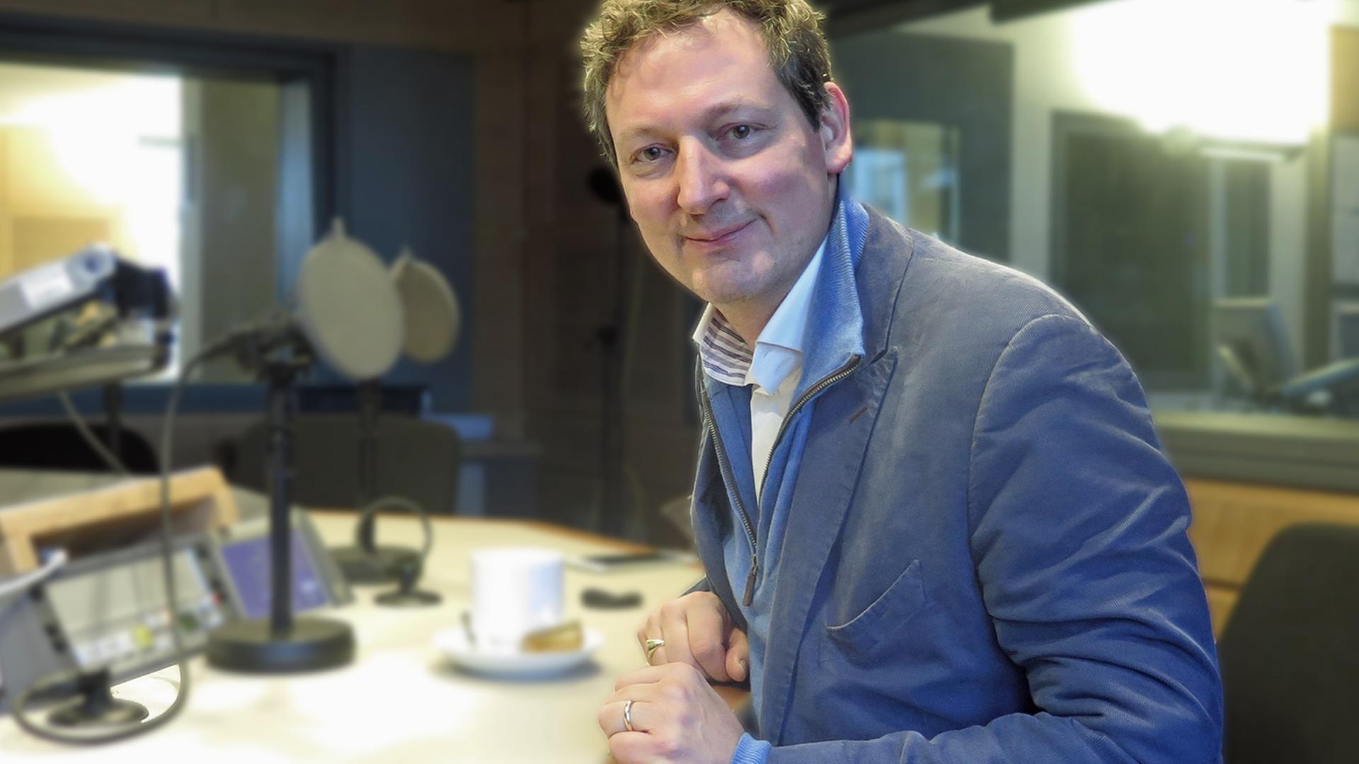 Eckart von Hirschhausen im Studio von Deutschlandradio Kultur am 6. Dezember 2016. Eckart von Hirschhausen im Studio von Deutschlandradio Kultur am 6. Dezember 2016.