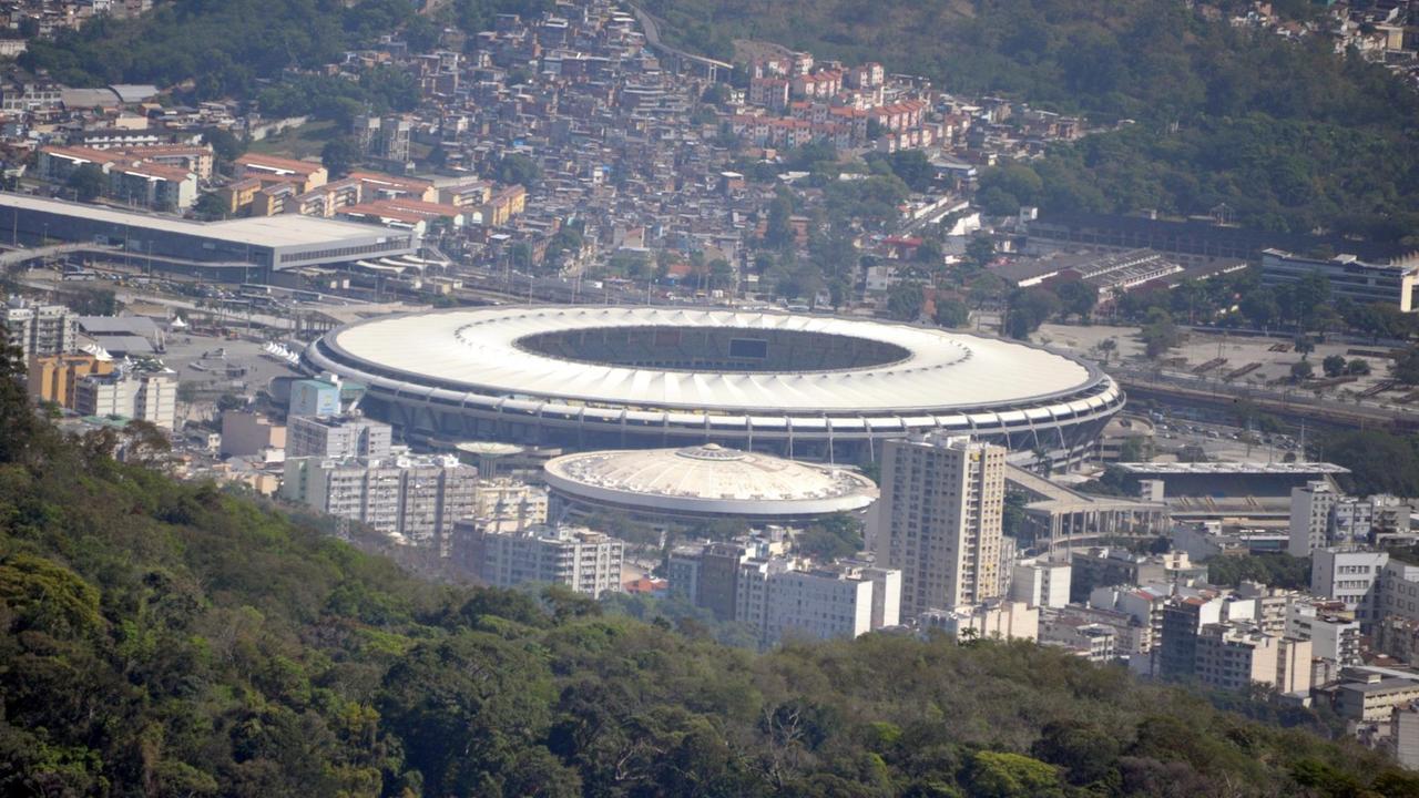 Blick auf das Maranaca-Stadion in Rio de Janeiro. Blick auf das Maranaca-Stadion in Rio de Janeiro.