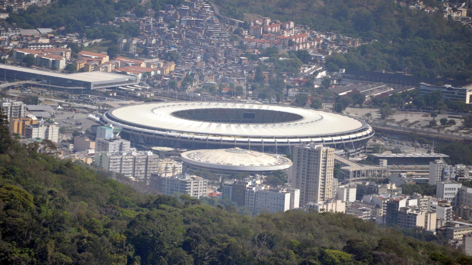 Blick auf das Maranaca-Stadion in Rio de Janeiro. Blick auf das Maranaca-Stadion in Rio de Janeiro.
