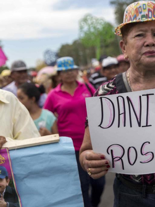 Demonstrantion der Unterstützer von Präsident Daniel Ortega am 12. Oktober in Managua