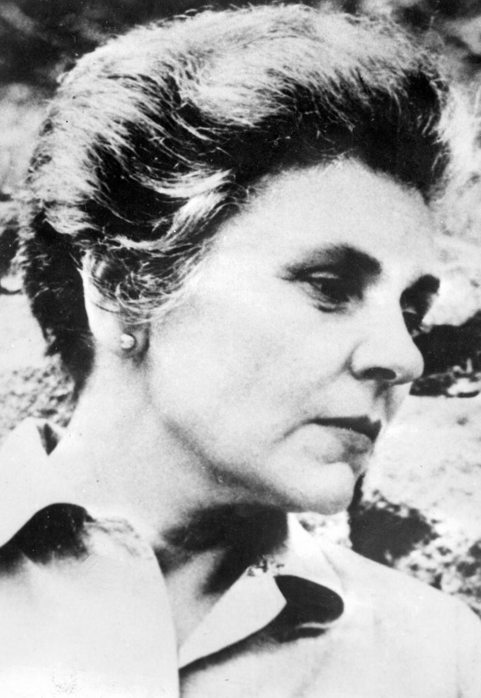 Porträtfoto der US-amerikanischen Dichterin, Schriftstellerin und Pulitzer-Preis-Trägerin 1956, Elizabeth Bishop Porträtfoto der US-amerikanischen Dichterin, Schriftstellerin und Pulitzer-Preis-Trägerin 1956, Elizabeth Bishop