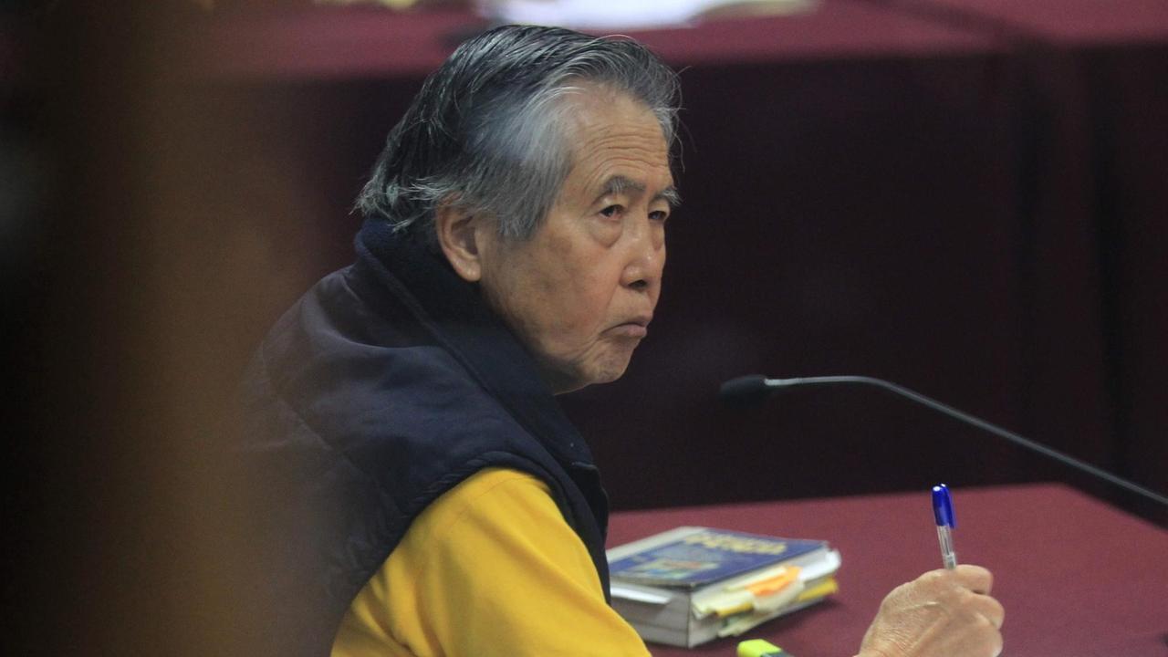 Perus Ex-Präsident Alberto Fujimori während der Gerichtsverhandlung am 17.12.2014 in Lima