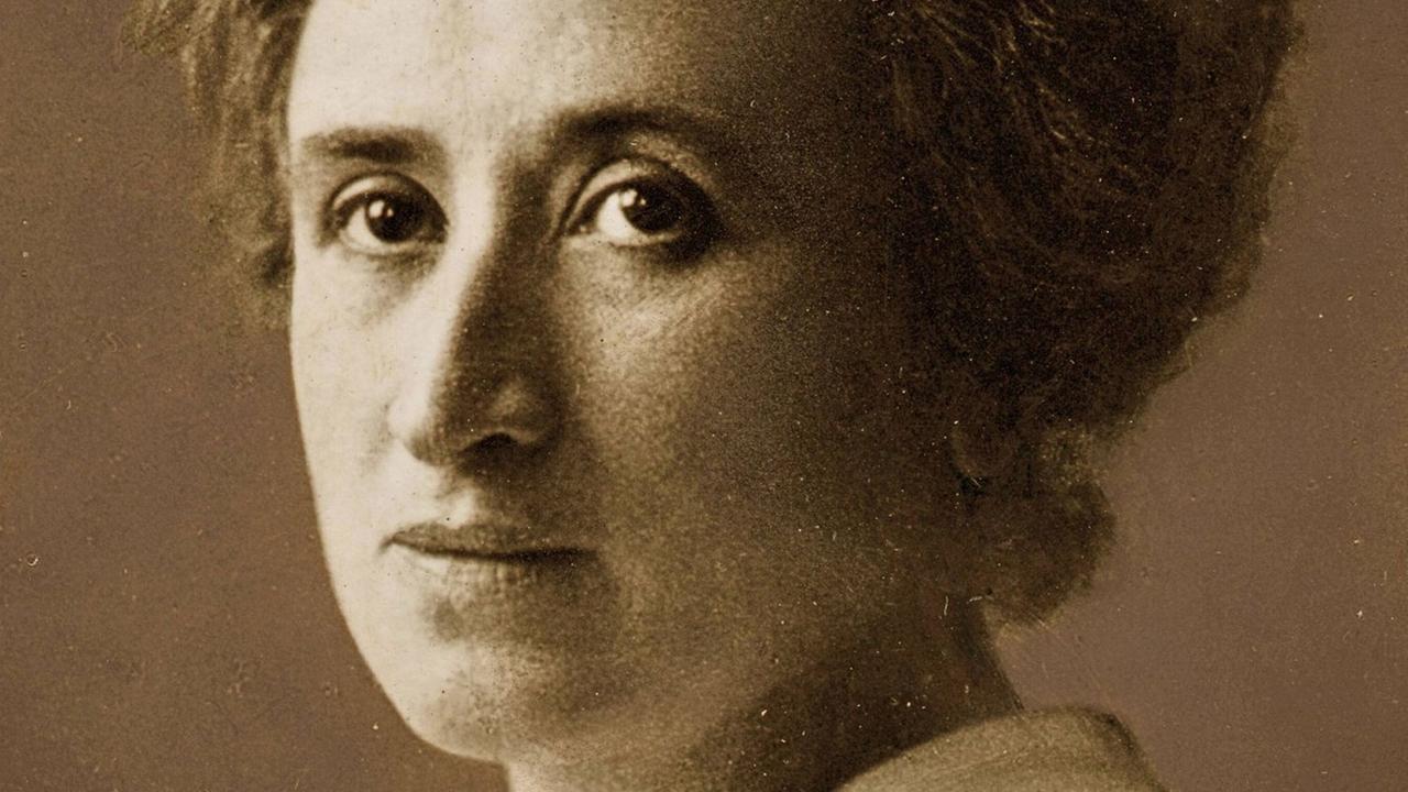 Ein Porträt von Rosa Luxemburg (1871-1919) Ein Porträt von Rosa Luxemburg (1871-1919)