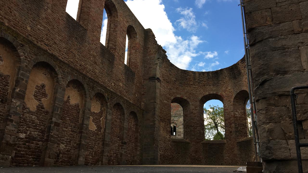Die Stiftsruine von Bad Hersfeld ist jedes Jahr Kulisse für die Theaterfestspiele. Die Stiftsruine von Bad Hersfeld ist jedes Jahr Kulisse für die Theaterfestspiele.