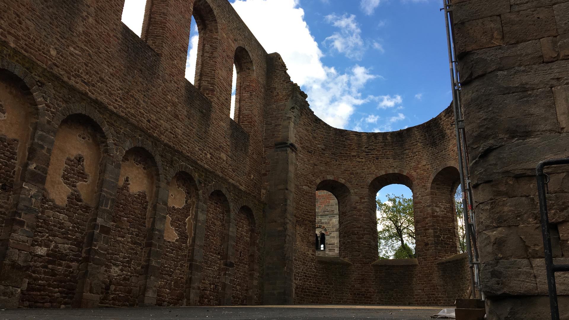 Die Stiftsruine von Bad Hersfeld ist jedes Jahr Kulisse für die Theaterfestspiele. Die Stiftsruine von Bad Hersfeld ist jedes Jahr Kulisse für die Theaterfestspiele.