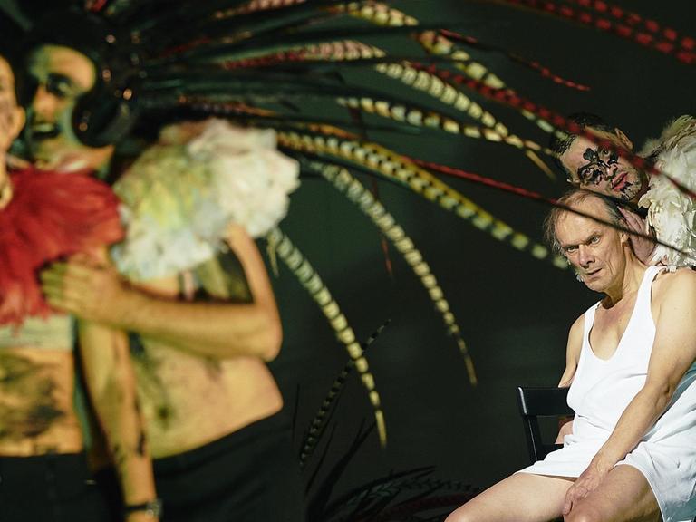Edgar Selge und Carlo Ljubek in "König Lear" am Hamburger Schauspielhaus Edgar Selge und Carlo Ljubek in "König Lear" am Hamburger Schauspielhaus
