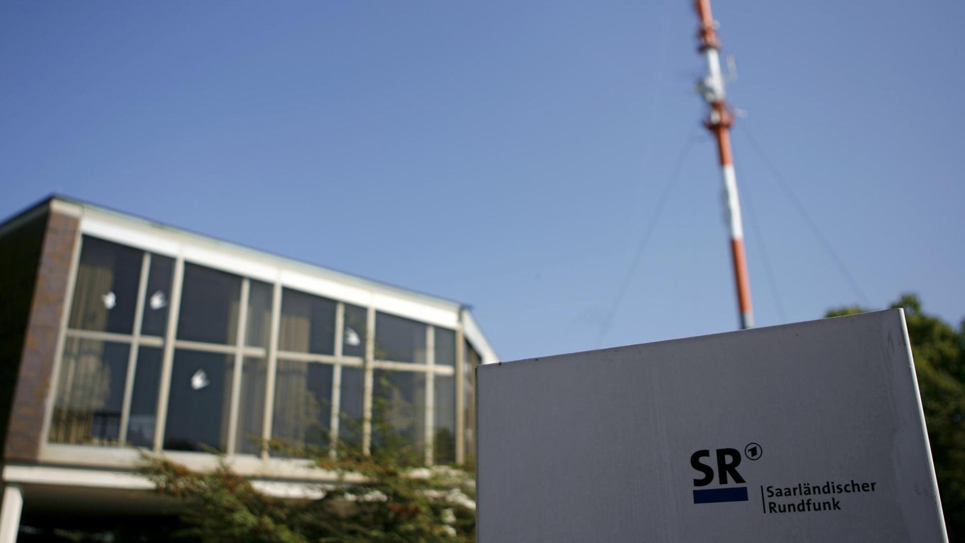 Das Funkhaus des Saarländischen Rundfunks (SR) auf dem Halberg in Saarbrücken Das Funkhaus des Saarländischen Rundfunks (SR) auf dem Halberg in Saarbrücken