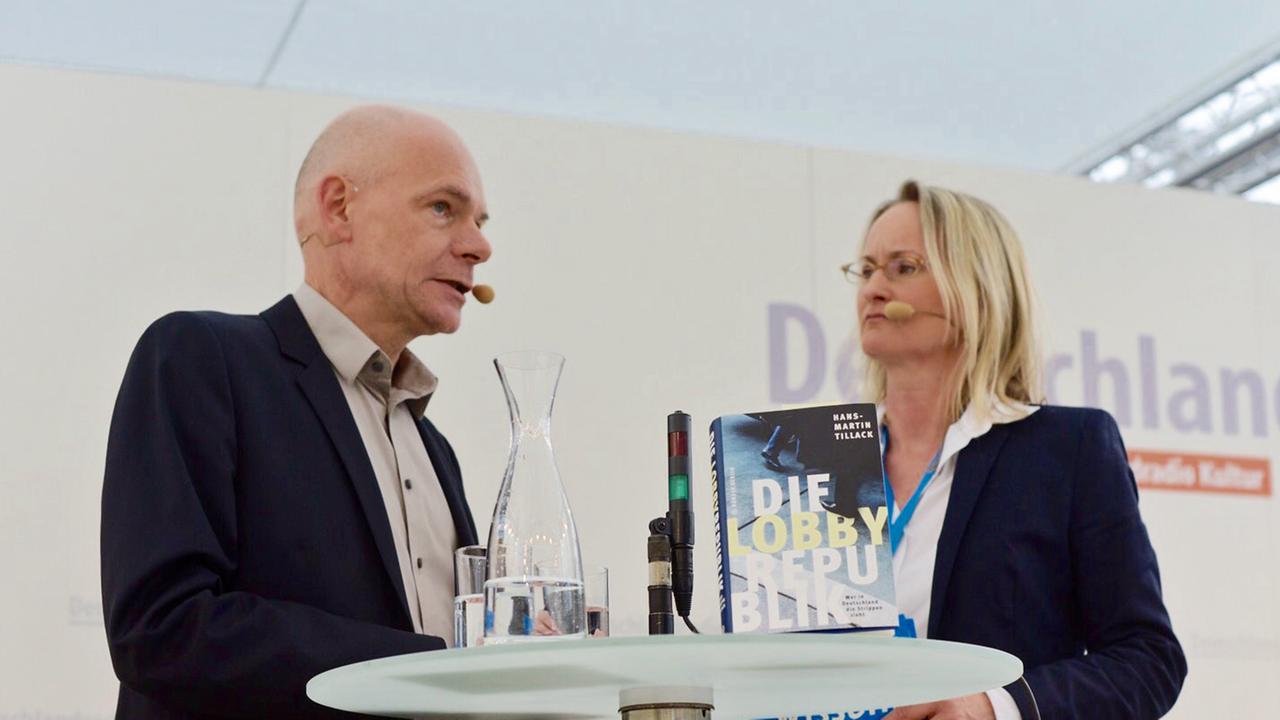 Hans-Martin Tillack und Catrin Stövesand auf der Leipziger Buchmesse. Hans-Martin Tillack und Catrin Stövesand auf der Leipziger Buchmesse.
