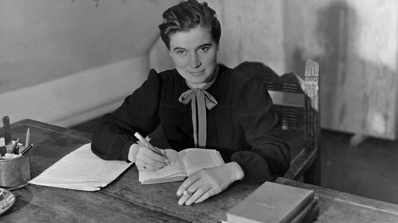 Ruth Berlau, dänische Schauspielerin und Regisseurin. Ruth Berlau, dänische Schauspielerin und Regisseurin.