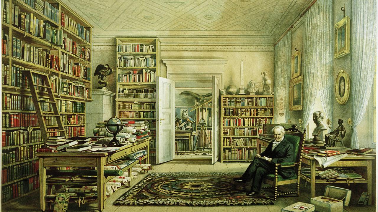 Farblithographie "Alexander von Humboldt in seinem Bibliothekszimmer in Berlin in der Oranienburger Straße 67", Berlin (Storch und Kramer) nach dem Aquarell, 1856, von Eduard Hildebrandt (18181869). 50 x 69,5 cm. Kunstblattslg. 139, Potsdam, SPSG Berlin-Brandenburg. Farblithographie "Alexander von Humboldt in seinem Bibliothekszimmer in Berlin in der Oranienburger Straße 67", Berlin (Storch und Kramer) nach dem Aquarell, 1856, von Eduard Hildebrandt (18181869). 50 x 69,5 cm. Kunstblattslg. 139, Potsdam, SPSG Berlin-Brandenburg.