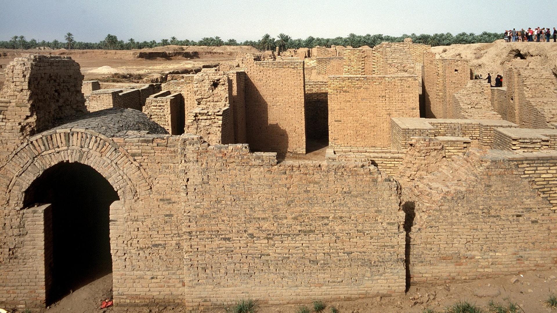 Blick auf die Ruinen des Südpalastes des ehemaligen Herrschers Nebukadnezar in Babylon.