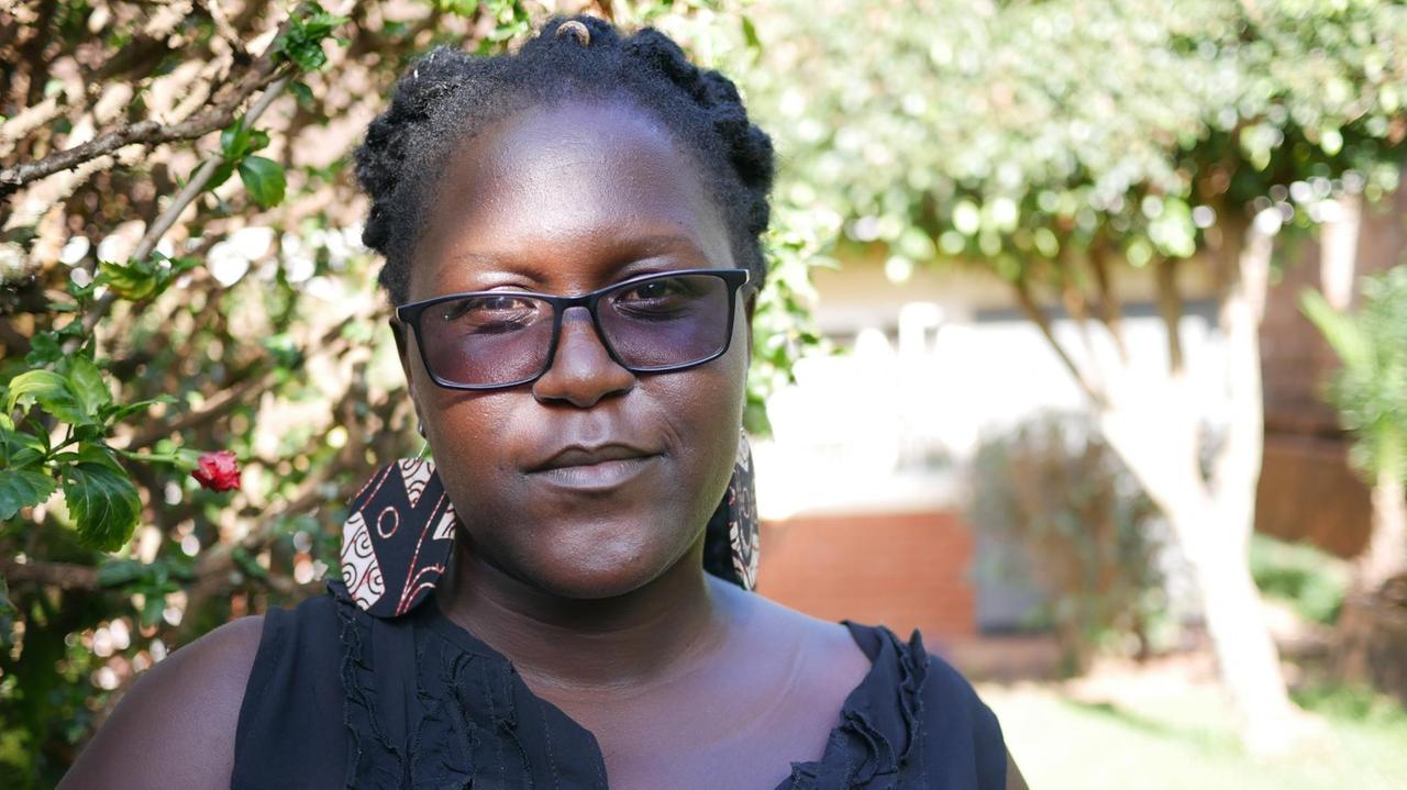 Rebecca Achom Adile, 26 Jahre, engagiert sich politisch in Uganda und will speziell Frauen ermächtigen aktiv zu werden.