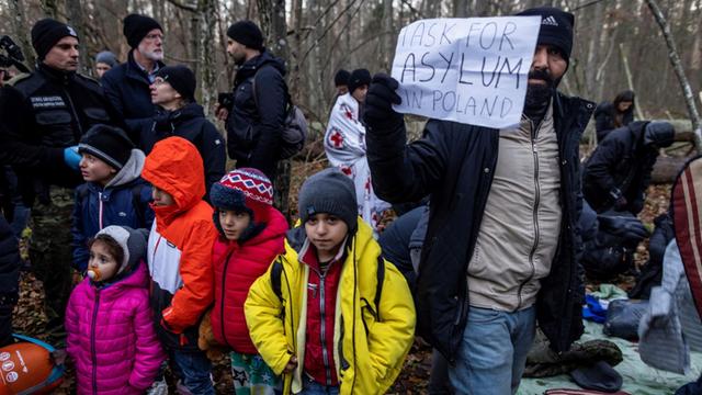 Migranten an der Grenze zwischen Belarus und Polen Migranten an der Grenze zwischen Belarus und Polen