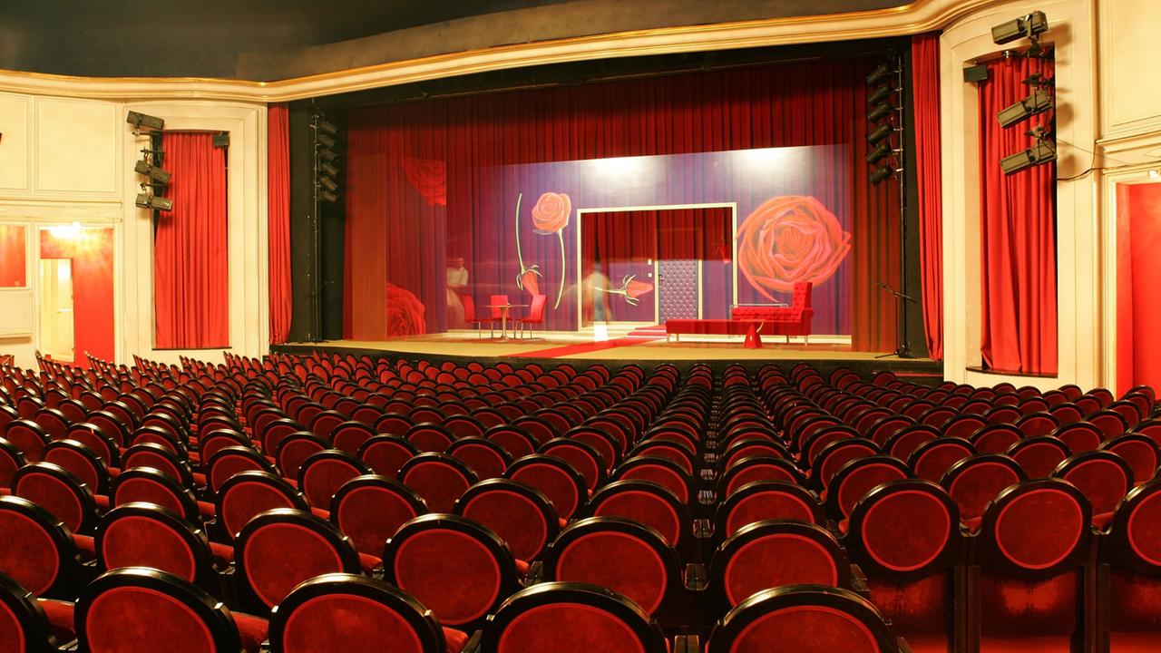 Der Saal des Theaters am Kurfürstendamm in Berlin Der Saal des Theaters am Kurfürstendamm in Berlin
