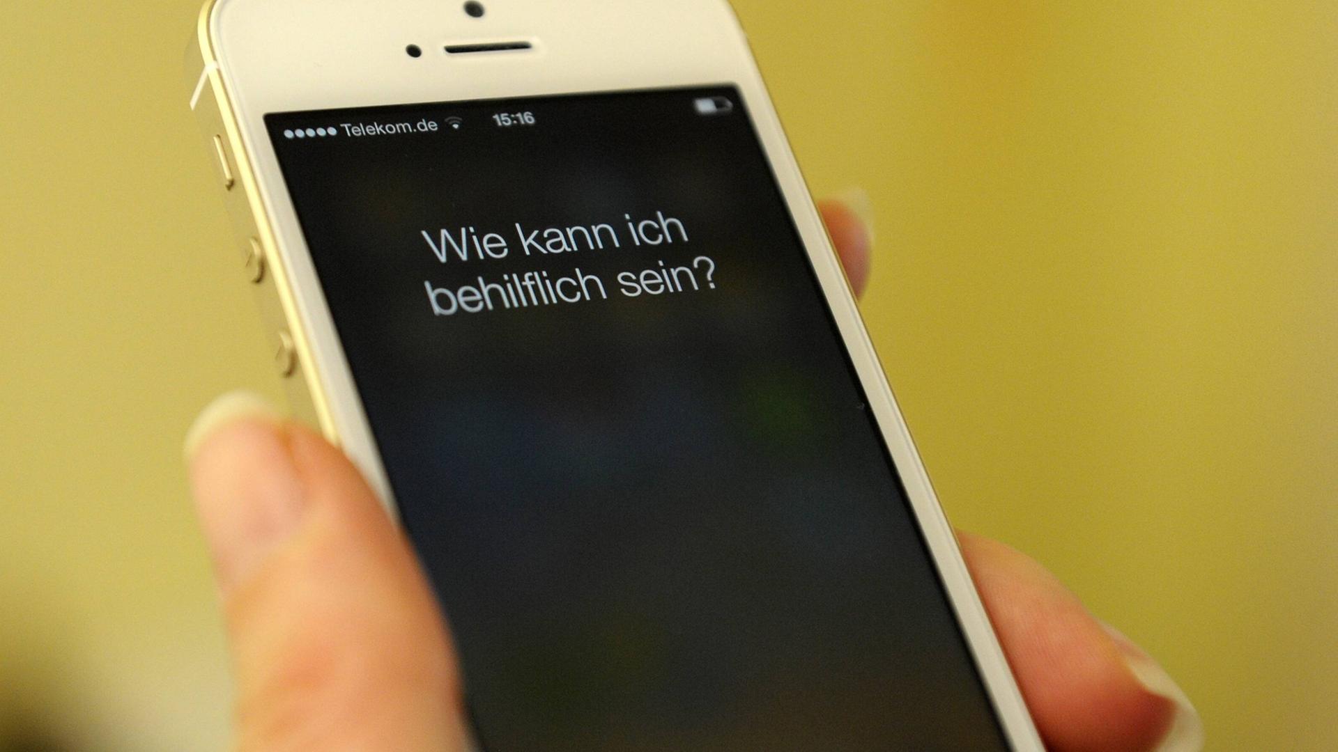 Die Sprachsteuerung von Apple, "Siri", soll im Alltag bei Recherchen helfen. Die Sprachsteuerung von Apple, "Siri", soll im Alltag bei Recherchen helfen.