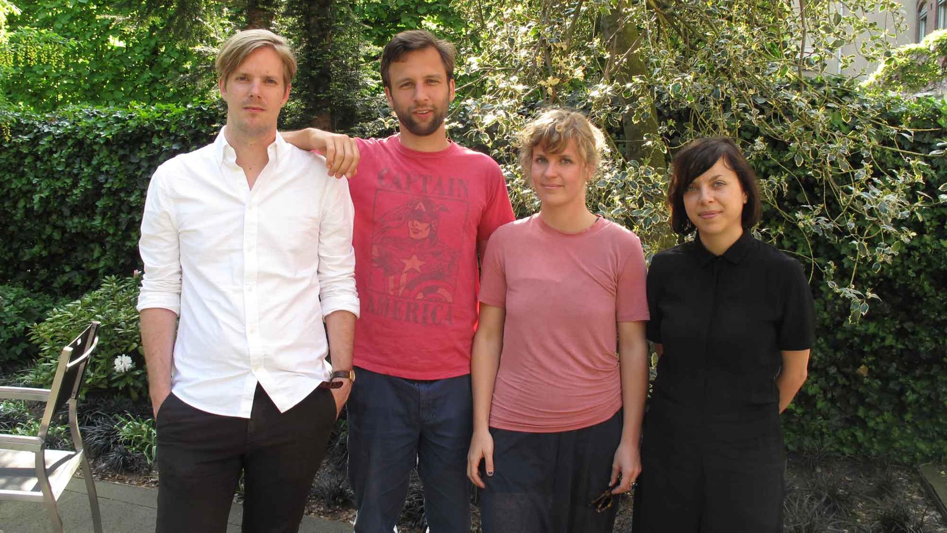 Von links nach rechts: Joost de Vries, Daniël van der Meer, Niña Weijers, Jeanette Bisschops Von links nach rechts: Joost de Vries, Daniël van der Meer, Niña Weijers, Jeanette Bisschops