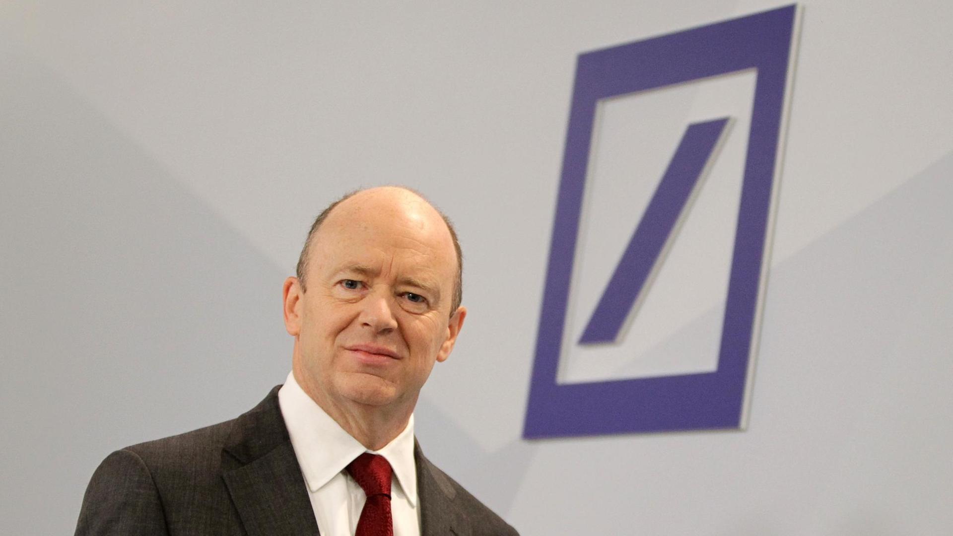 Der künftige Chef der Deutschen Bank, John Cryan, während einer Pressekonferenz am 29.10.2015 in Frankfurt am Main